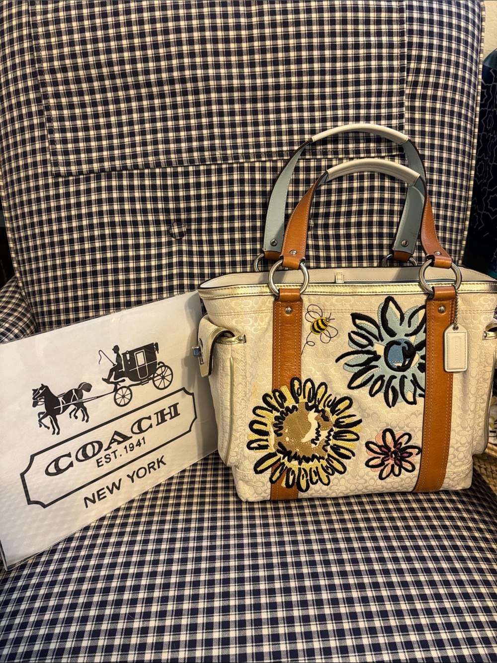 Coach rare vintage Bubblebee  Appliqué tote